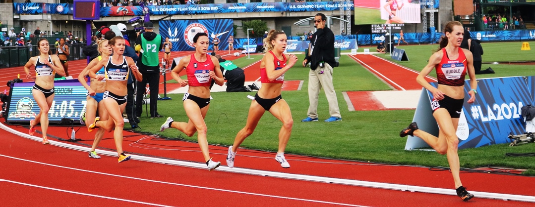 PHOTO: Molly Huddle pulls away from the pack to win the 5000m title at the 2016 USA Olympic Trials in Eugene, Ore. (photo by Chris Lotsbom for Race Results Weekly)