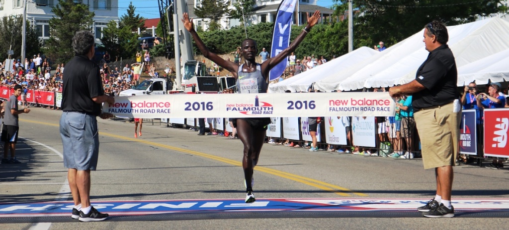 Stephen Sambu wins the 2016 New Balance Falmouth Road Race (photo by Chris Lotsbom for Race Results Weekly)