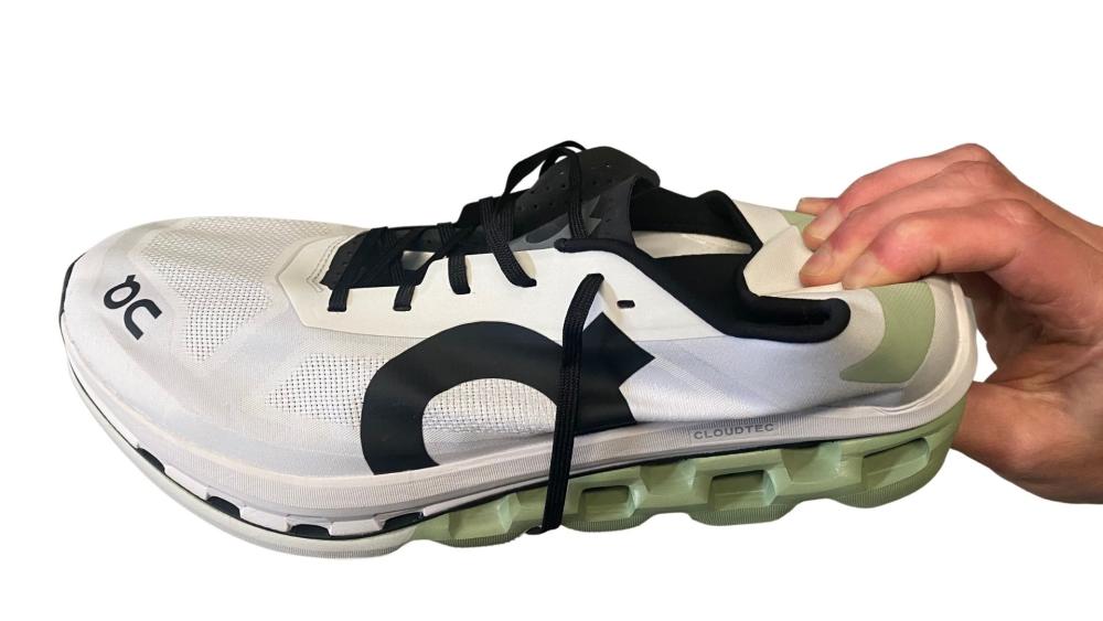 Running shoes with on sale soft heel counter