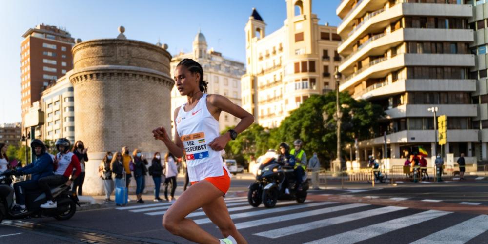 Gidey Smashes Half Marathon WR